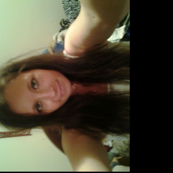 Meet your Posher, Amber - Picture 2 of 2