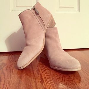 NEVER WORN Sam Edelman booties