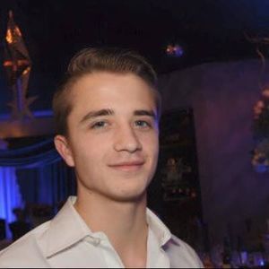 Meet your Posher, Dennis