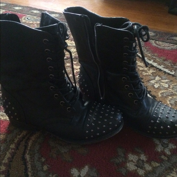 Black Steve Madden boots