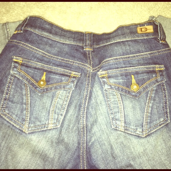 DKNY JEAN CAPRIS