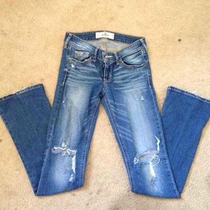Hollister ripped boot cute jeans