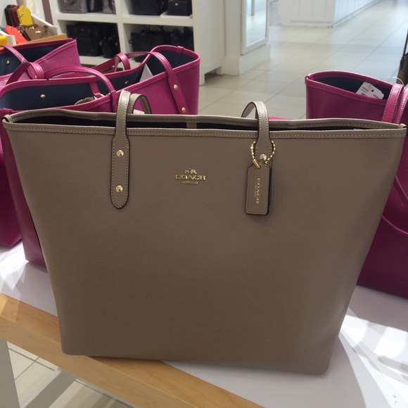 Coach Handbags - ✨Brand New!!! Coach City Tote in Beige!