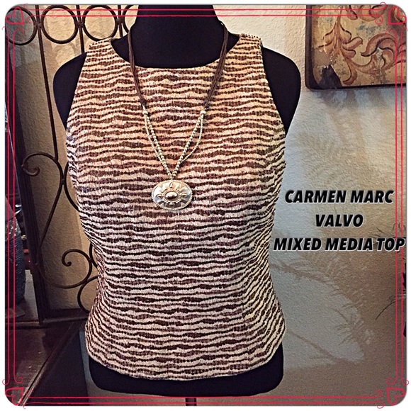 Carmen Marc Valvo Tops - 🌻Carmen Marc Valvo Textured Classic Top🌻
