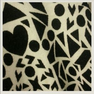 💲PRICE REDUCTION!! 💲Chic Bold Patterned Sweater