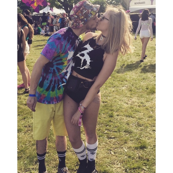 Meet your Posher, Julie - Picture 2 of 4