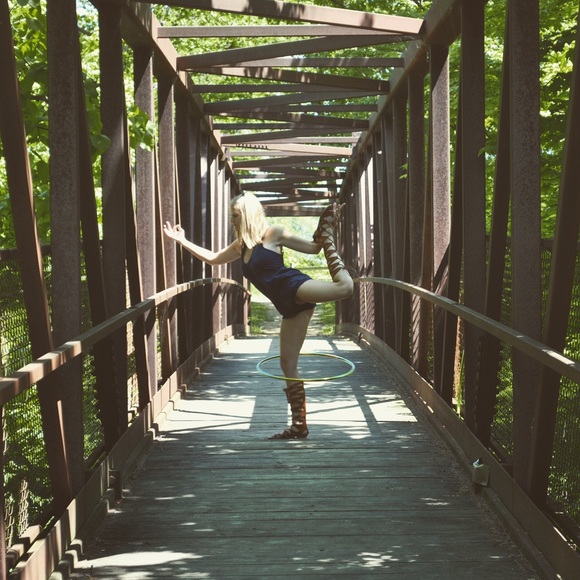 Meet your Posher, Julie - Picture 3 of 4