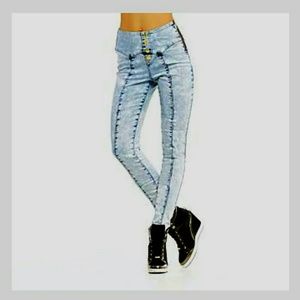 Nicki Minaj high rise high waisted pants