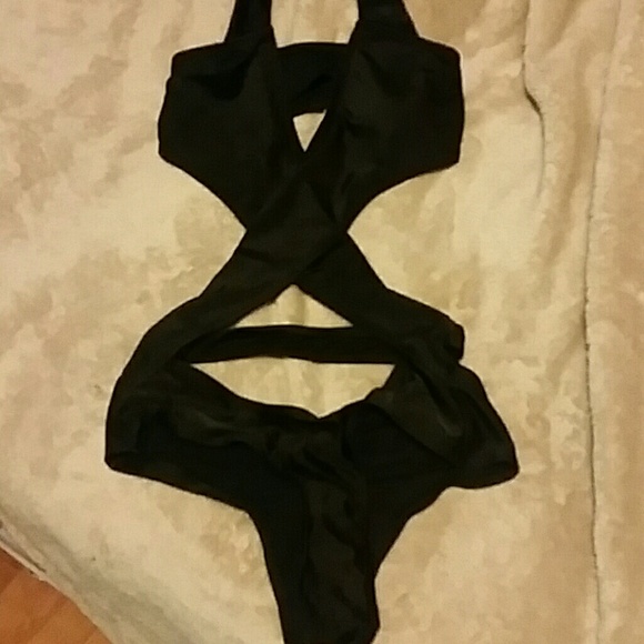 Strappy sexy monokini