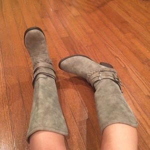 Boots says size 8 1/2 runs big!