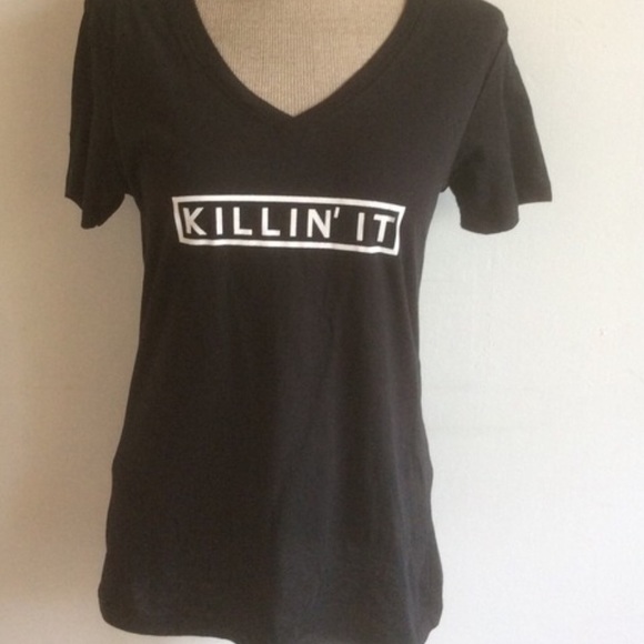 Tops - Killin it black v Neck
