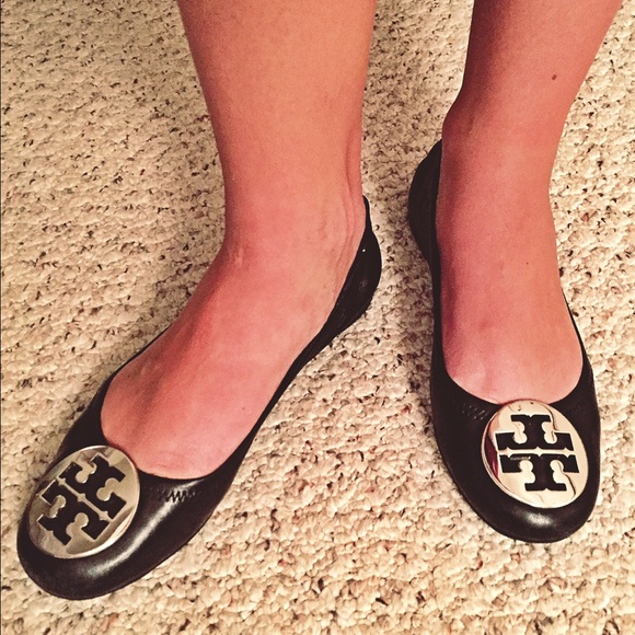 Black Tory Burch ballet flats with silver emblem!