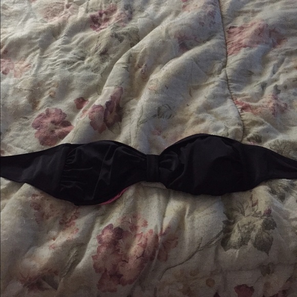 Strapless bikini top