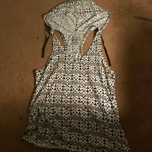 Triangle hooded tank top