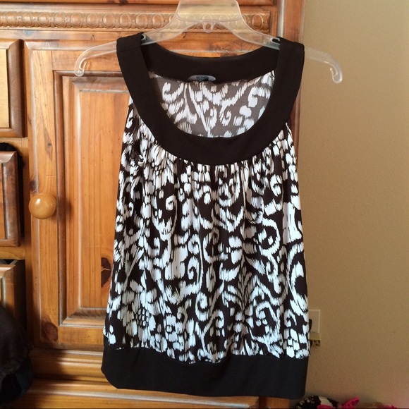 Sleeveless fashion top - Picture 1 of 2