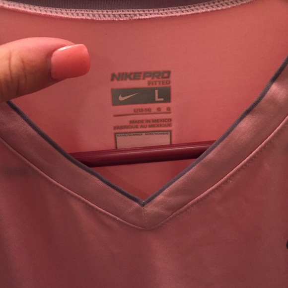 Women's Nike workout t-shirt - Picture 2 of 3