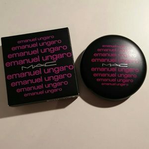 MAC LE emanuel ungaro beauty powder