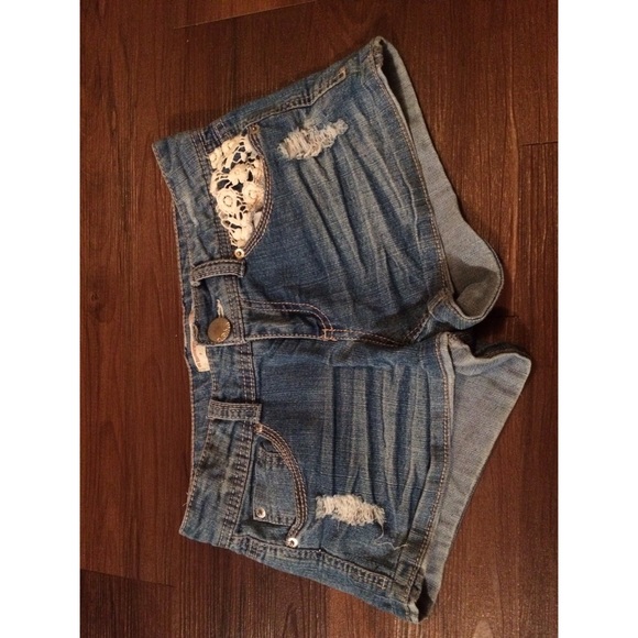 Laced shorts