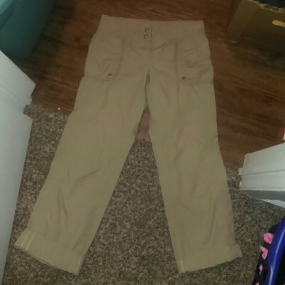 New York & Co Khaki Capri Pants