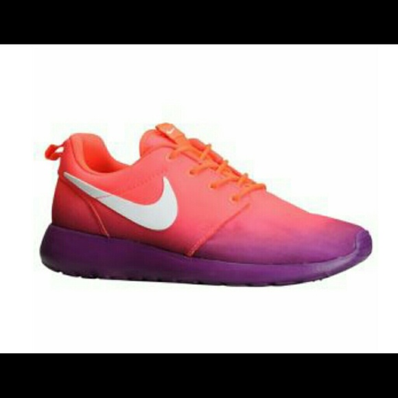 Nike roshe run... ANY SIZE AVAILABLE!!! - Picture 2 of 4