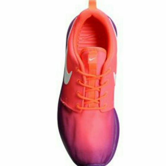 Nike roshe run... ANY SIZE AVAILABLE!!! - Picture 3 of 4