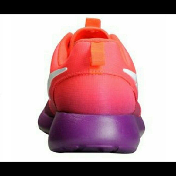 Nike roshe run... ANY SIZE AVAILABLE!!! - Picture 4 of 4