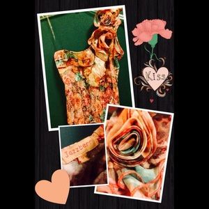 One shoulder Rose Ruffle Top 🌹