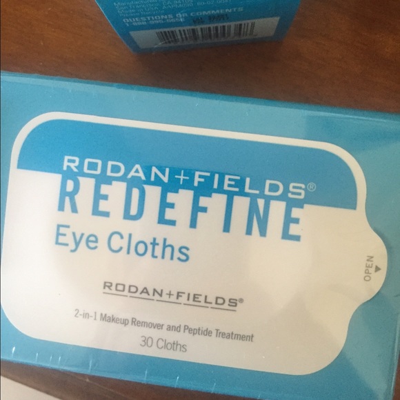 Rodan and fields multitasking eye cloths