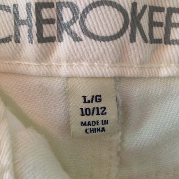 Shorts - Picture 3 of 3