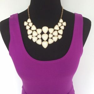 Cream bib necklace. EUC. Worn 2 times