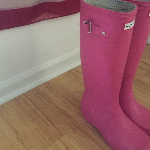 Pink Hunter Rainboots - Picture 2 of 3
