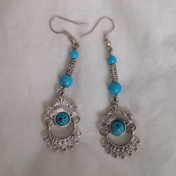 Earring - Picture 2 of 4