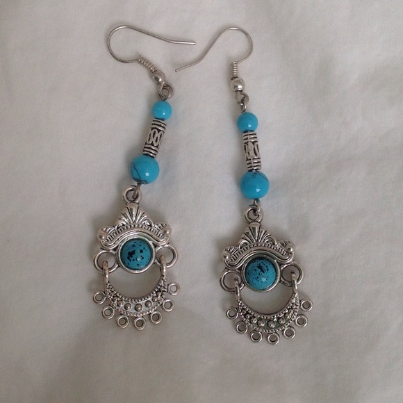 Earring - Picture 3 of 4