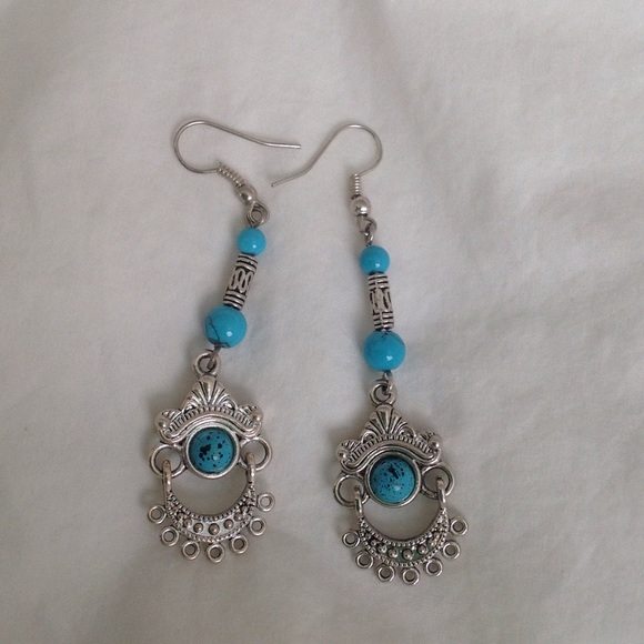 Earring - Picture 4 of 4