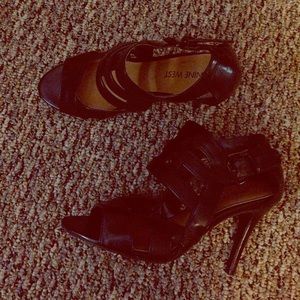 Nine West heels strappy design in black