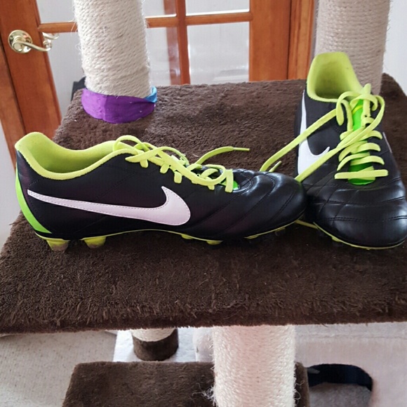 Nike tempo soccer cleats