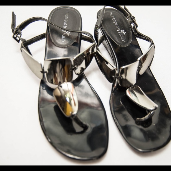 Shoes - Sophisticated Black sandals