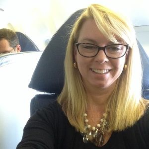 Meet your Posher, Carrie