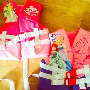 Girls life vest