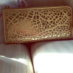 Ivanka Trump gold wallet