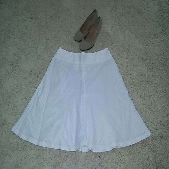 Skirt - Picture 2 of 3