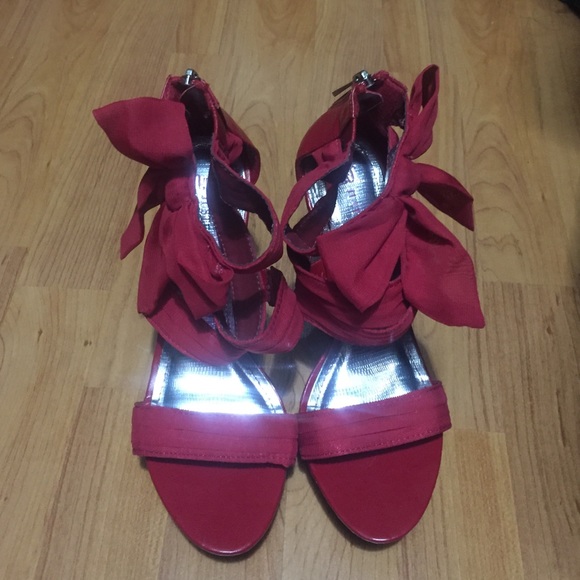Red bow Just Fab shoes
