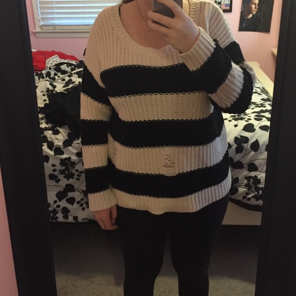 Distressed thick striped sweater - Picture 3 of 4