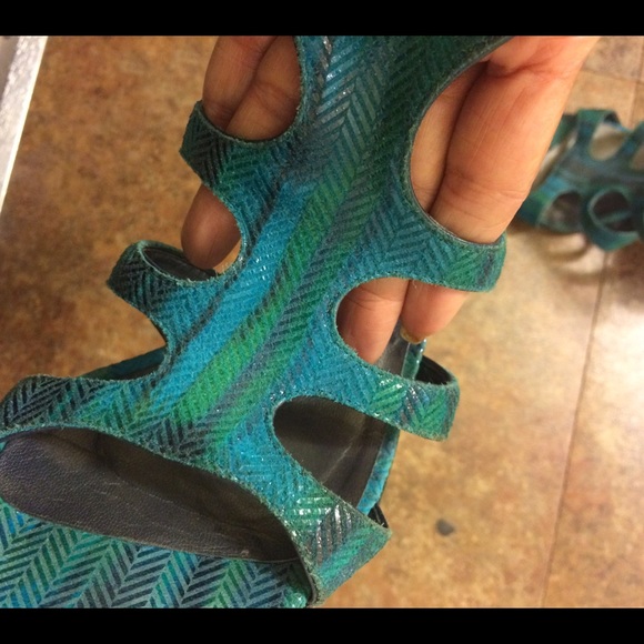 Stuart Weitzman heels - Picture 3 of 4