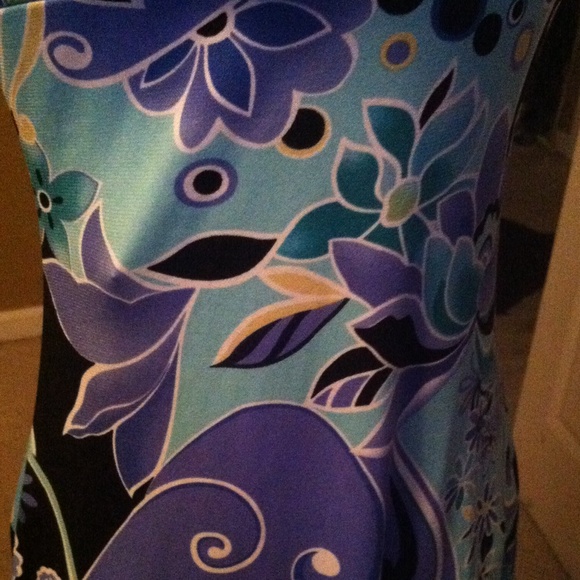 Dress - Picture 2 of 4