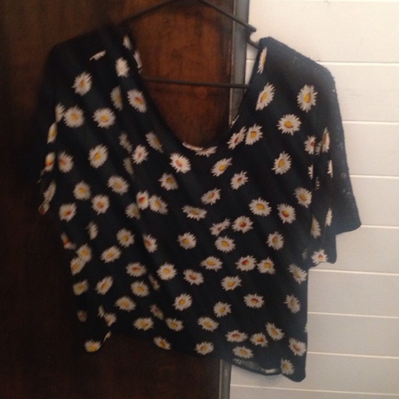 Flower printed with a open back shirt. - Picture 1 of 2