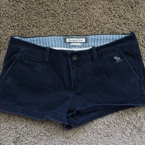 Navy Abercrombie shorts // size 6
