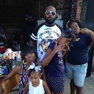 Meet your Posher, Deedee