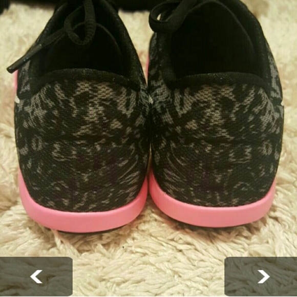 Nwot Nike size 6 - Picture 3 of 4