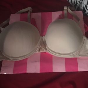Vs pink 34B nude bra